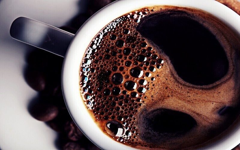 “مش هتصدق اللي بيحصل”.. ماذا يحدث لجسمك عند شرب القهوة على الريق؟