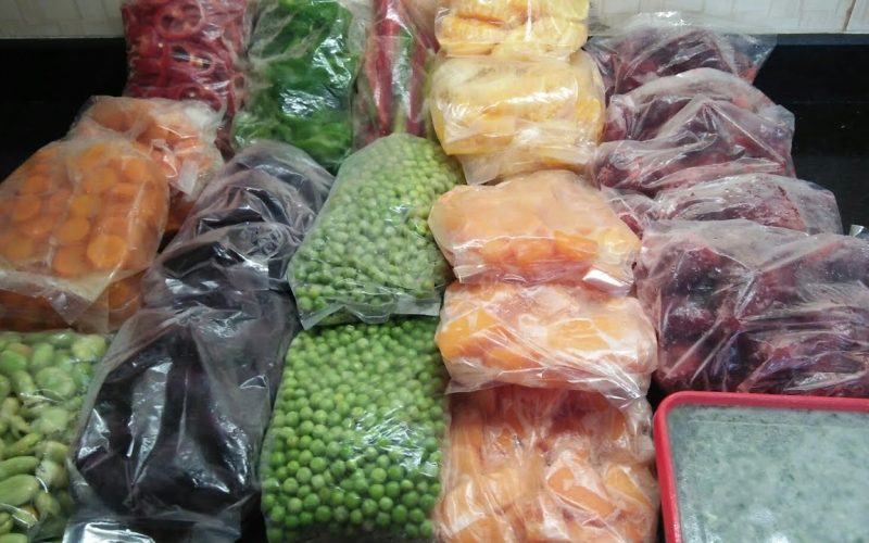مع اقتراب شهر رمضان 2024.. تعرفي عل طرق تخزين وتفريز الخضروات والفاكهة